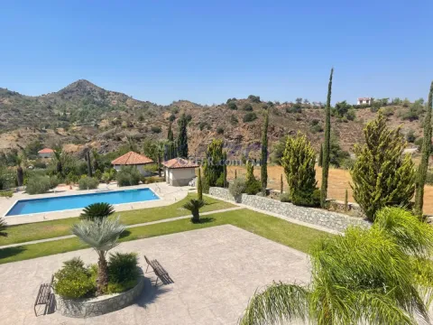 Furnished 6-Bedroom Villa in Kalo Chorio Lemesou 19 Minutes from Private Schools - 4