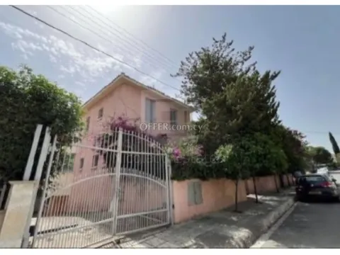 Five bedroom resale house in Montparnasse area of Engomi near Hilton Park Hotel - Main Photo