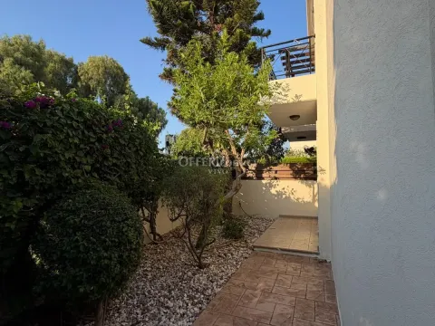 THREE BEDROOM SEMI DETACHED VILLA WITH POOL AND GARDEN IN TOURIST AREA, LIMASSOL - 10