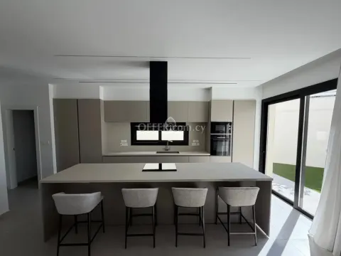 5 BEDROOM VILLA WITH A POOL IN AGIOS ATHANASIOS - 10