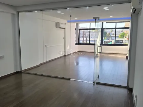 SPACIOUS OFFICE FOR RENT  LOCATED  IN KATHOLIKI CITY CENTER AREA - 8
