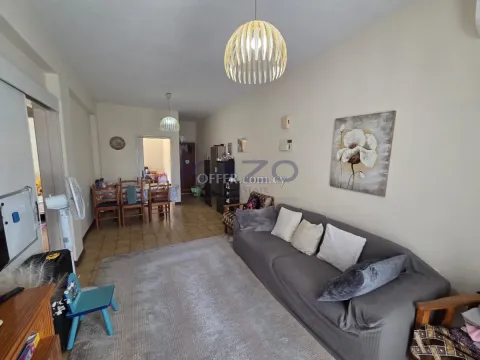 Charming Two Bed Apartment in Neapolis - 9