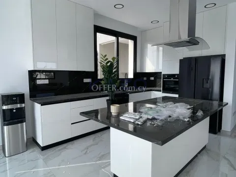 Modern 5-Bed Villa with Pool in Germasoyeia Green Area - 8