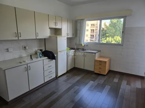 SPACIOUS OFFICE FOR RENT  LOCATED  IN KATHOLIKI CITY CENTER AREA - 6