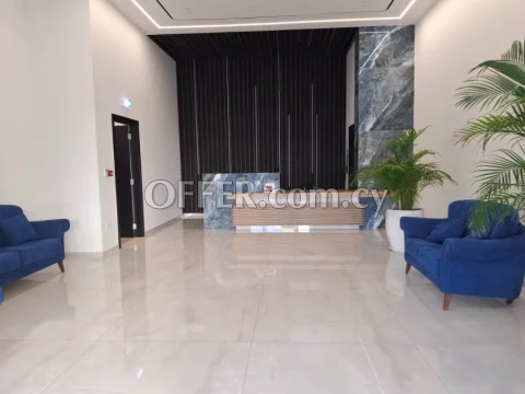 Stunning offices 355m2 in commercial building - Class A' - 9