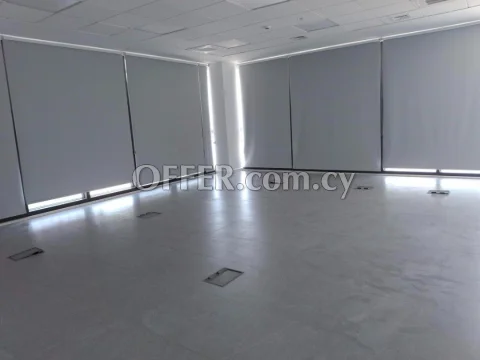 Stunning offices 355m2 in commercial building - Class A' - 8