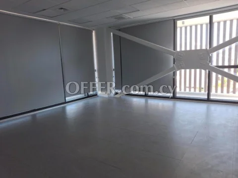 Stunning offices 355m2 in commercial building - Class A' - 4