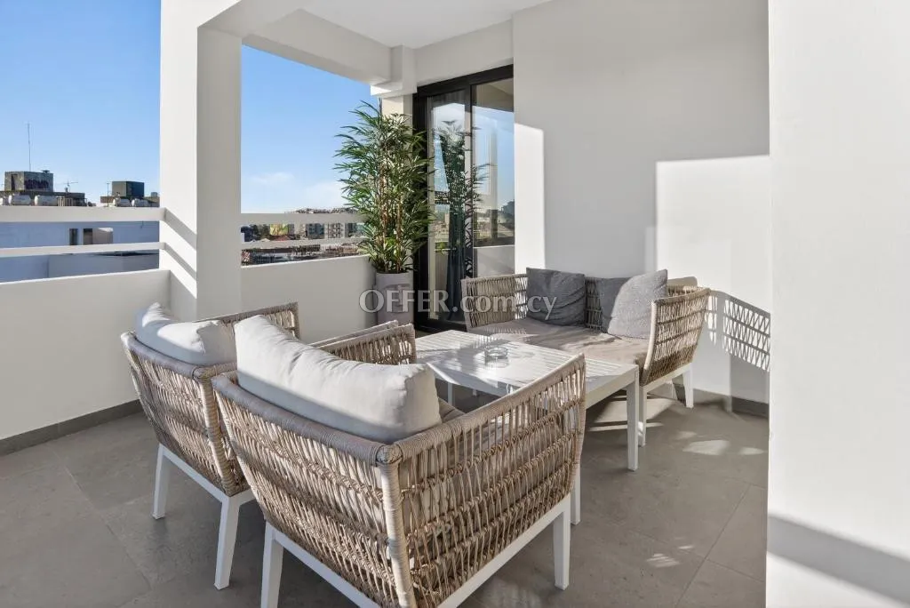 Apartment (Penthouse) in Agia Zoni, Limassol for Sale - 3