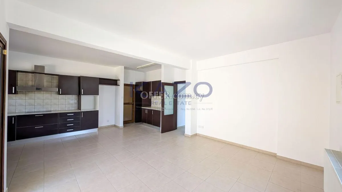 Four-Bedroom House in Aradippou, Larnaca - 5