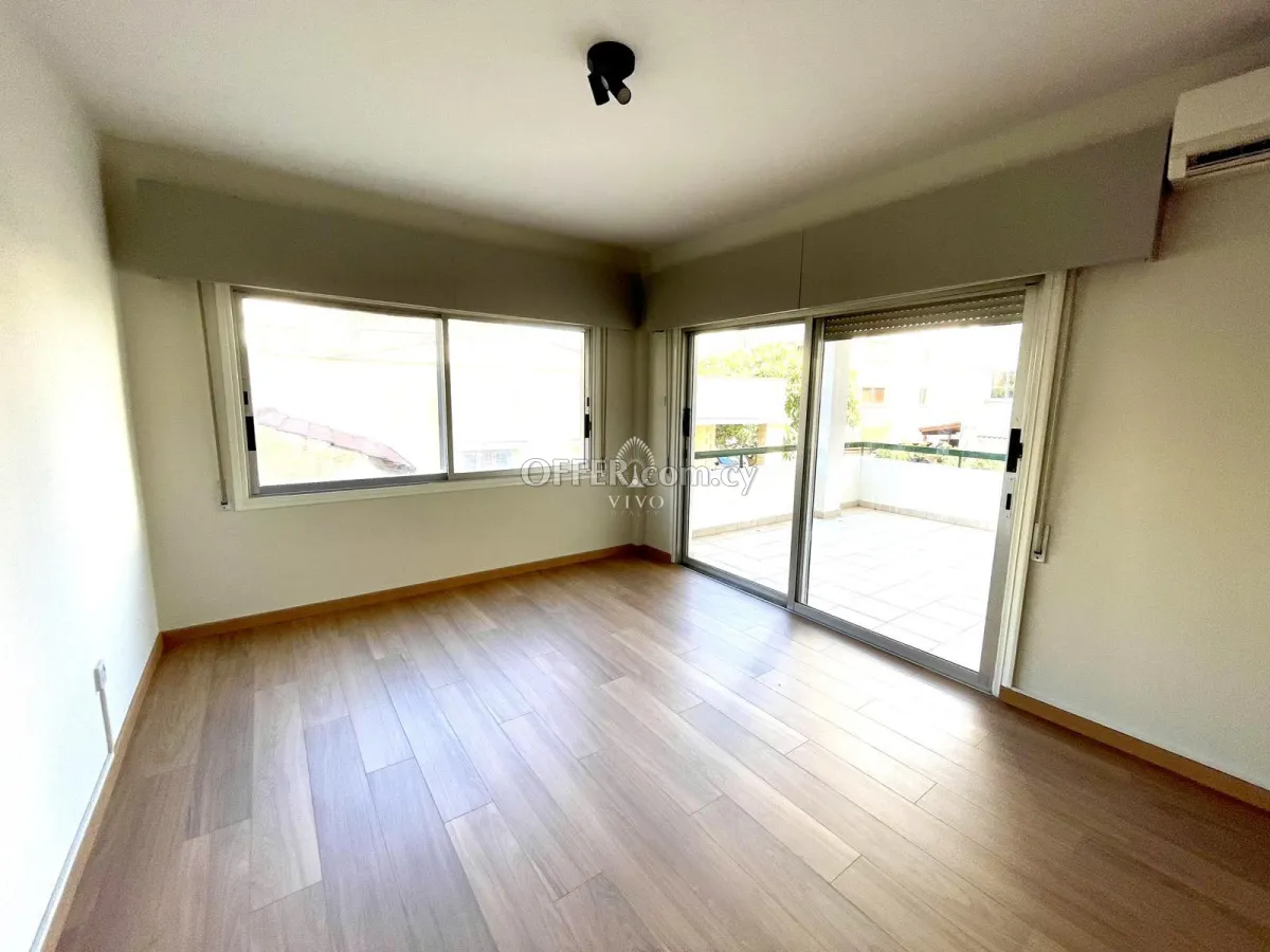 THREE BEDROOM APARTMENT IN CITY CENTRE, LIMASSOL - 2
