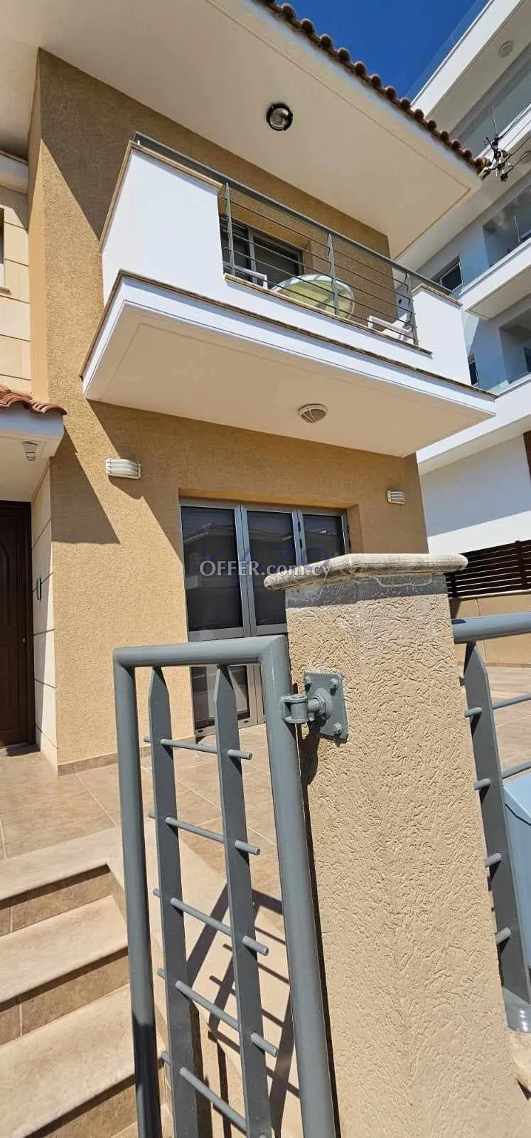 Furnished 3-Bed Semi-Detached House in Agia Fyla - 2