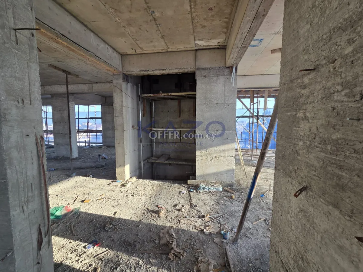 Spacious Two Bedroom Apartment at Petrou & Pavlou - 3