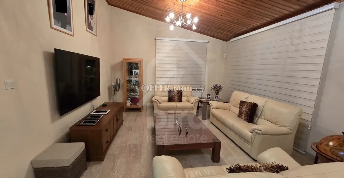 5 Bed Detached House for Sale in Palaiometocho, Nicosia - 10