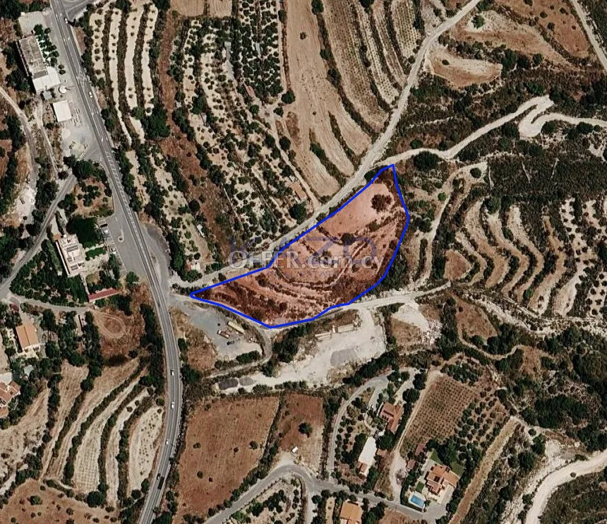 Large Residential Land in Doros (7239 m2) - 4