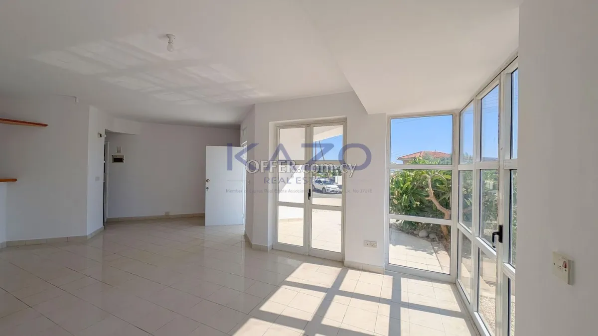 Two Storey Semi Detached House in Chloraka, Paphos - 13