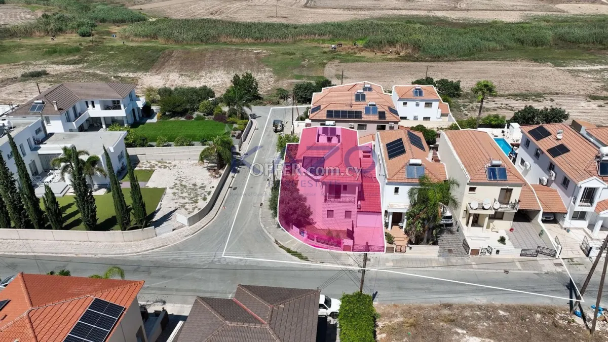 Four-Bedroom House in Aradippou, Larnaca - 13