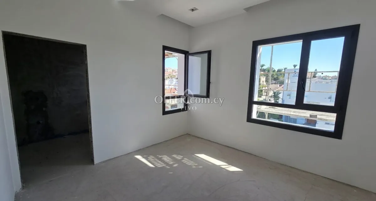 PENTHOUSE WITH ROOF GARDEN & PRIVATE POOL IN AGIOS ATHANASIOS - 10