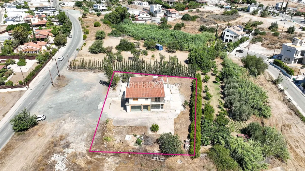 Three Bedroom House in Parekklisia Limassol - 9