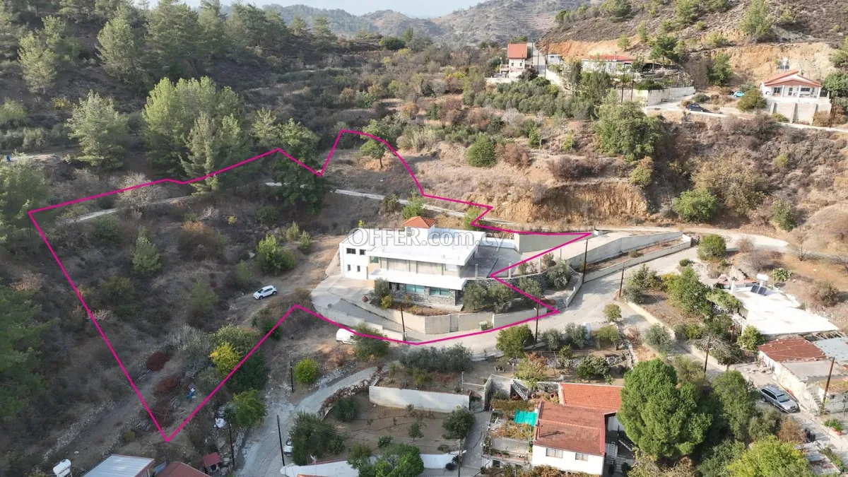 Spacious Two Storey Home with Basement Workshop in Zoopigi Limassol - 9