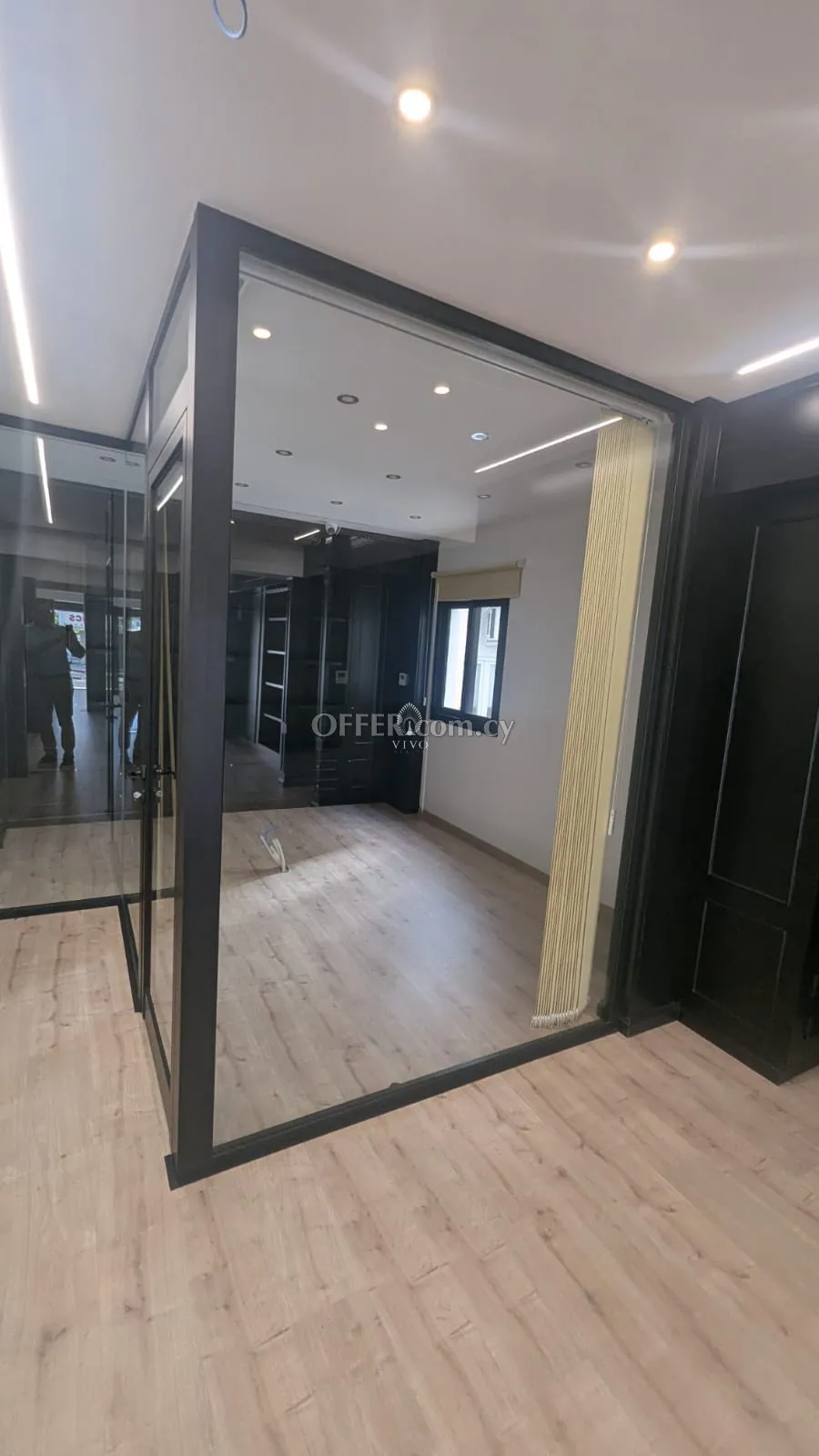 MODERN 135 M2 GROUND FLOOR OFFICE IN LIMASSOL MAIN AVENUE - 7