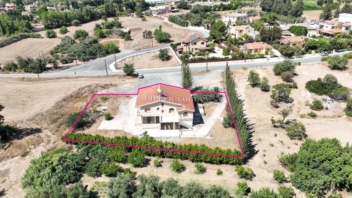 Three Bedroom House in Parekklisia Limassol - 8