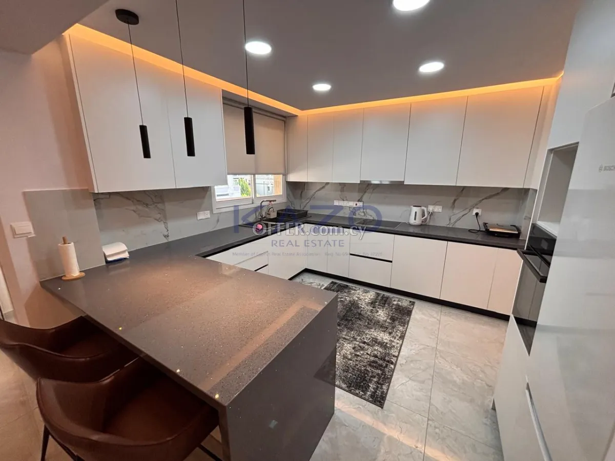 Renovated 2-Bed Top-Floor Apartment in Agios Nektarios - 10