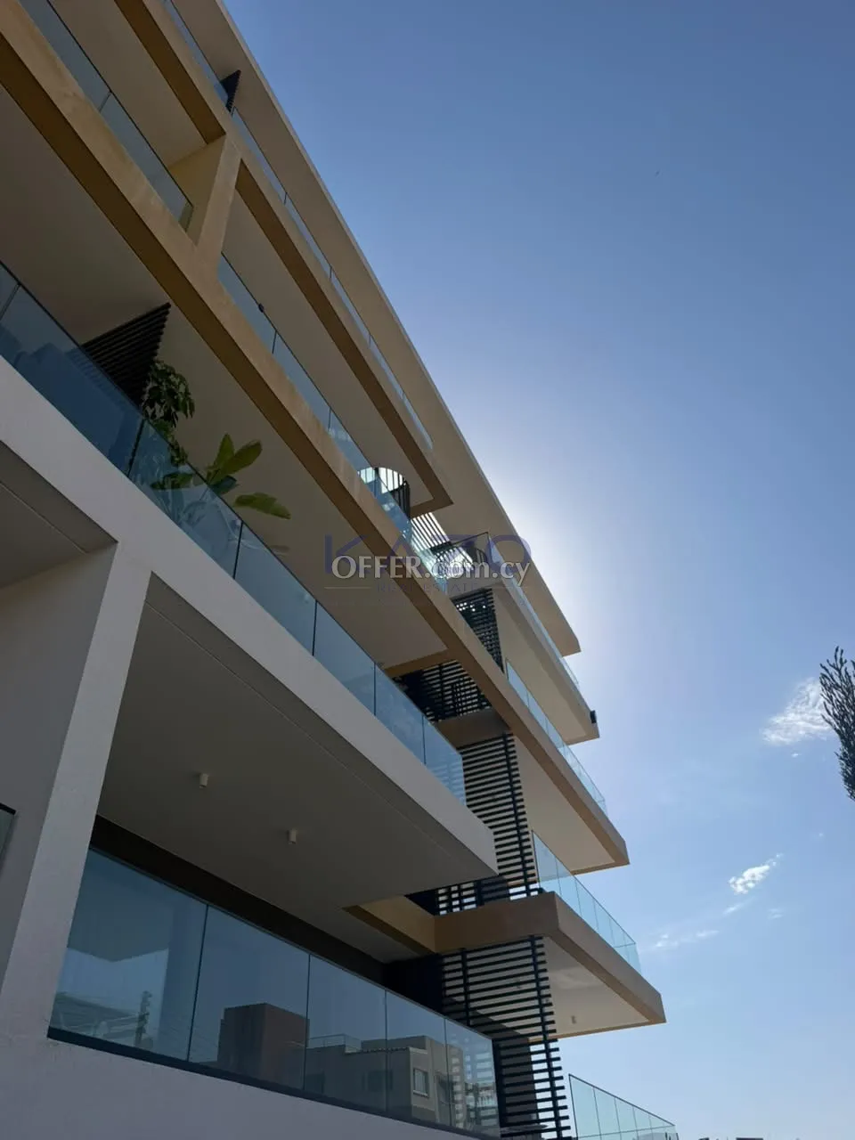 Modern Furnished 2-Bed Apartment in Agios Athanasios - 11