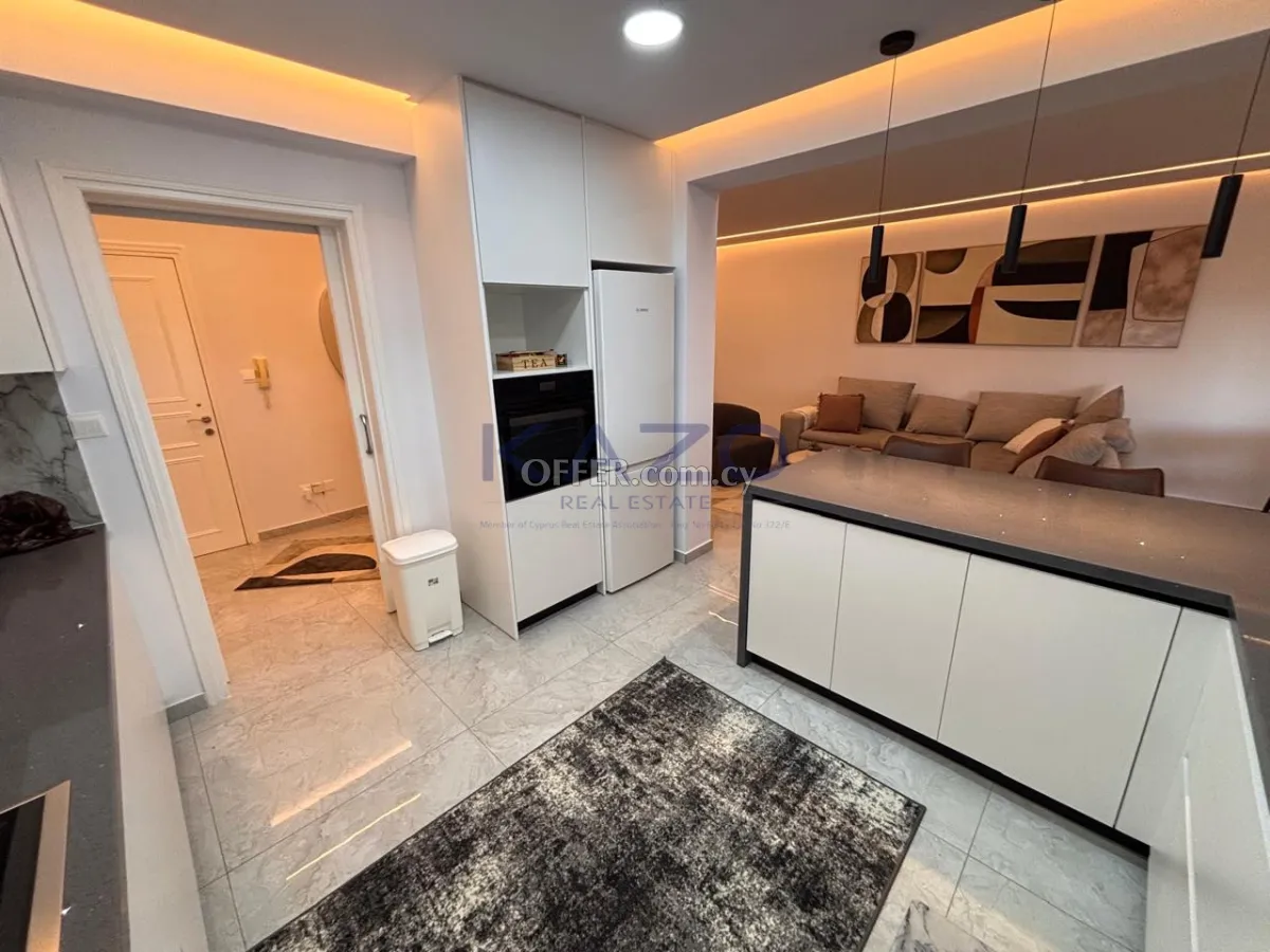 Renovated 2-Bed Top-Floor Apartment in Agios Nektarios - 9