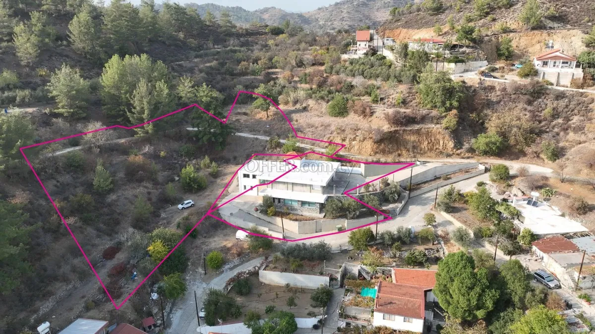 Spacious Two Storey Home with Basement Workshop in Zoopigi Limassol - 7