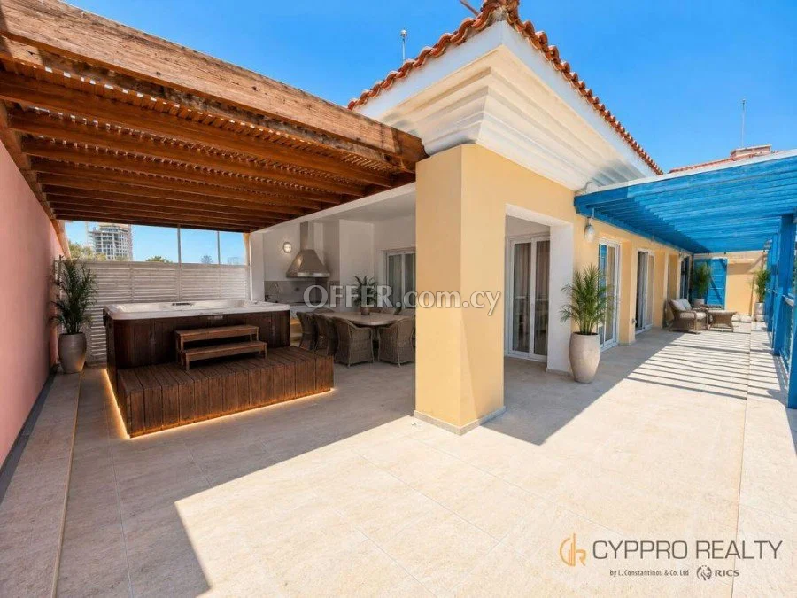 3-Bedroom Penthouse in Limassol Marina - 3