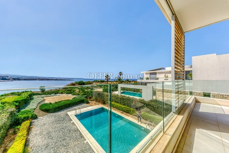 Luxury 5-Bedroom Seafront Villa in Coral Bay, Paphos - 8