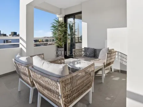 Apartment (Penthouse) in Agia Zoni, Limassol for Sale - 3
