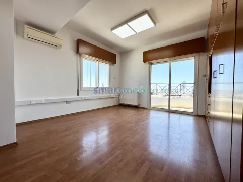 185m2 Modern Fully Renovated Office in Prime Location - 2