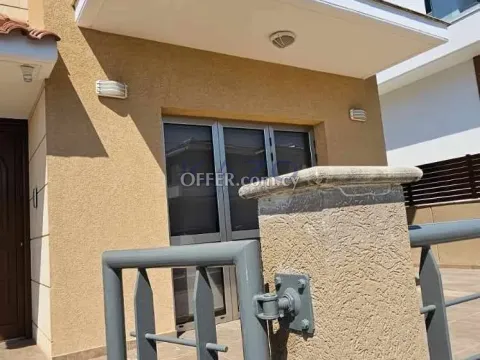 Furnished 3-Bed Semi-Detached House in Agia Fyla - 2