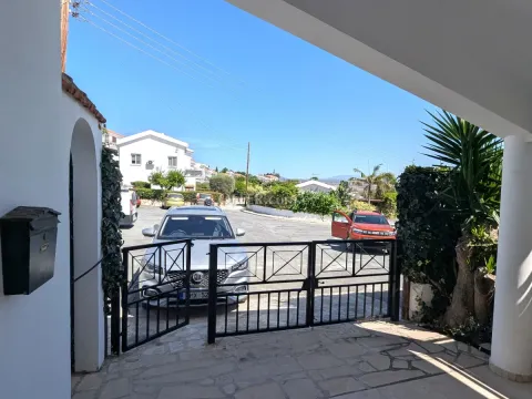 3-bedroom Detached Villa 150 sqm in Pissouri - Main Photo