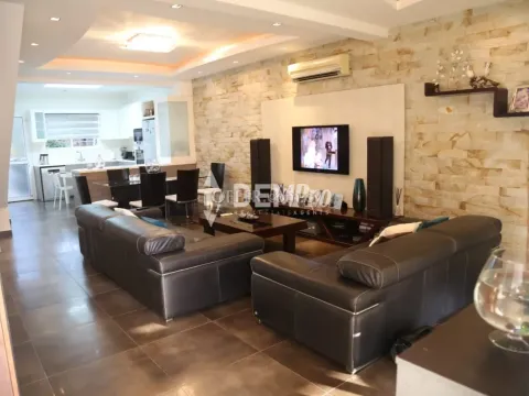 House For Sale in Paphos City Center, Paphos - DP6118