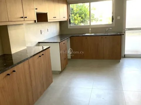 THREE BEDROOM APARTMENT IN CITY CENTRE, LIMASSOL - 11