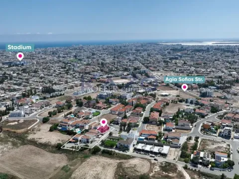 Four-Bedroom House in Aradippou, Larnaca - 11
