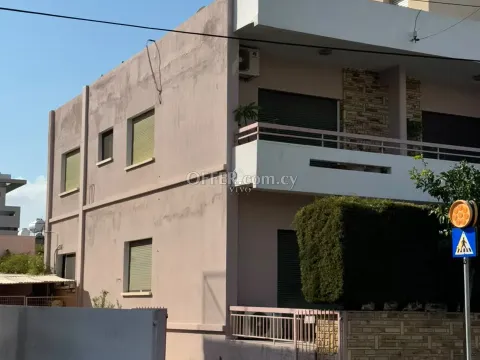 FOUR BEDROOM SEMI DETACHED VILLA IN CITY CENTRE, LIMASSOL - 4