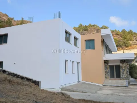 Spacious Two Storey Home with Basement Workshop in Zoopigi Limassol - 6