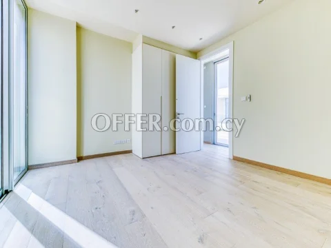 Luxury 5-Bedroom Seafront Villa in Coral Bay, Paphos - 4