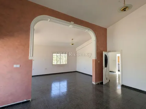 Three Bedroom House in Parekklisia Limassol - 4