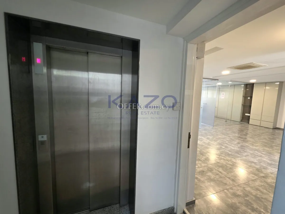 Prime 100 m² Office Space in Agios Nicolaos - 2