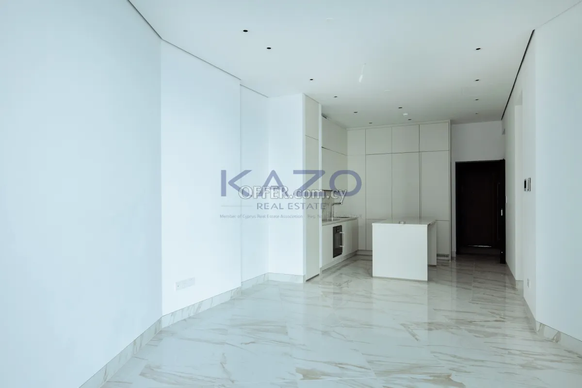 Modern Seafront 2-Bed Apartment in Neapolis - 3