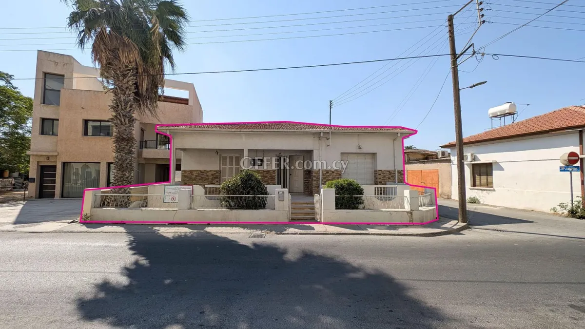 Three bedroom detached house in Sotiros Larnaca - 1