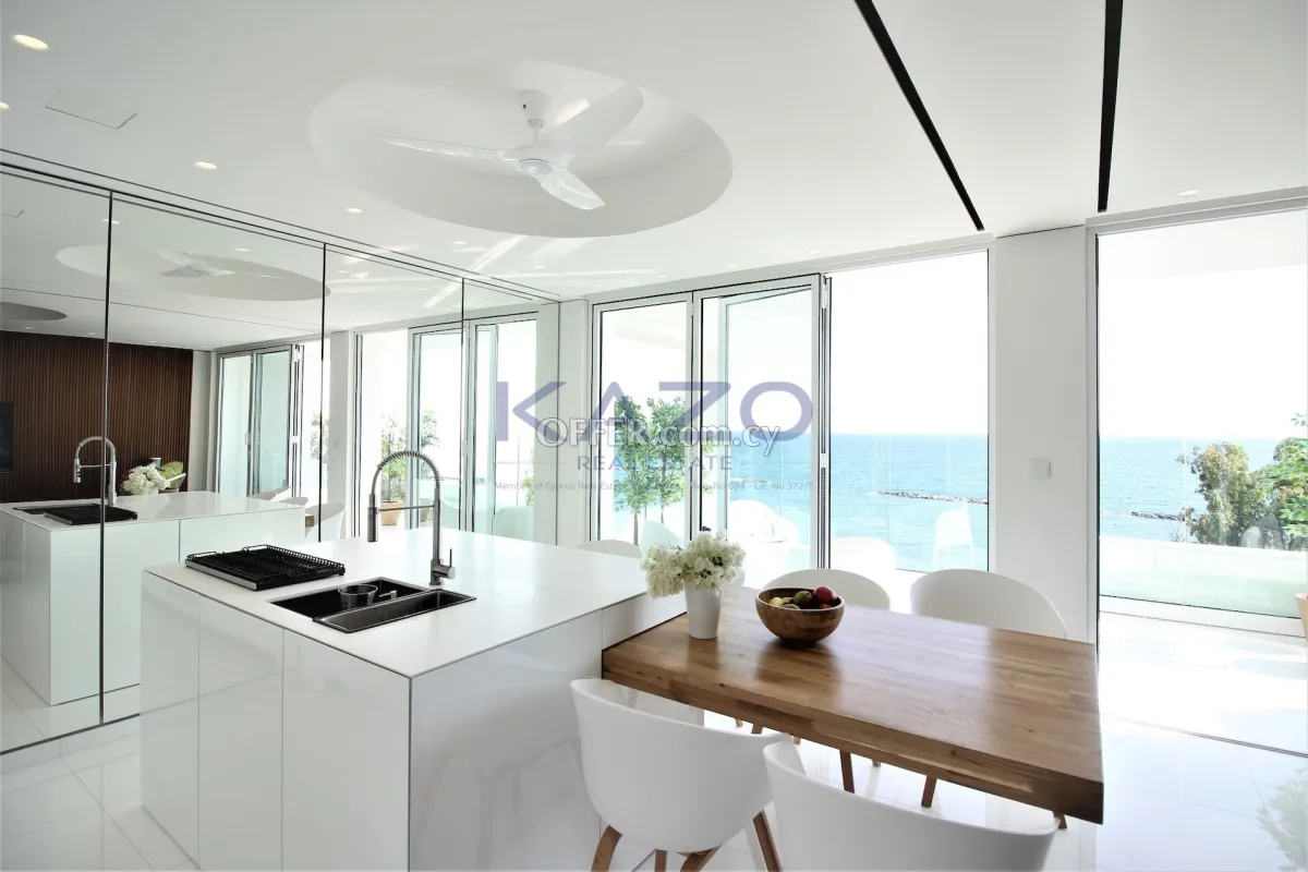 Renovated Seafront 2-Bed Apartment, Agios Tychonas - 1