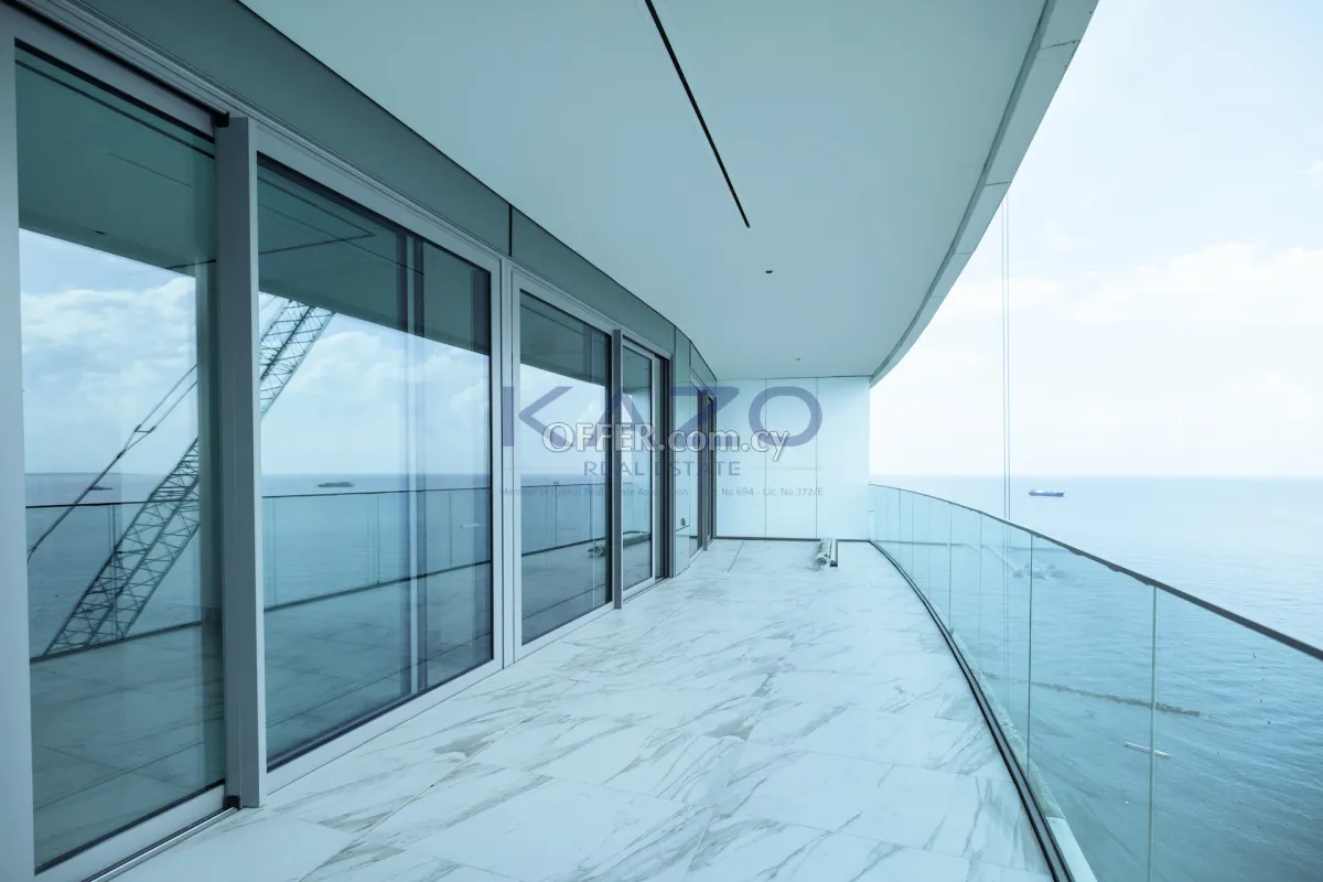Modern Seafront 2-Bed Apartment in Neapolis - 13