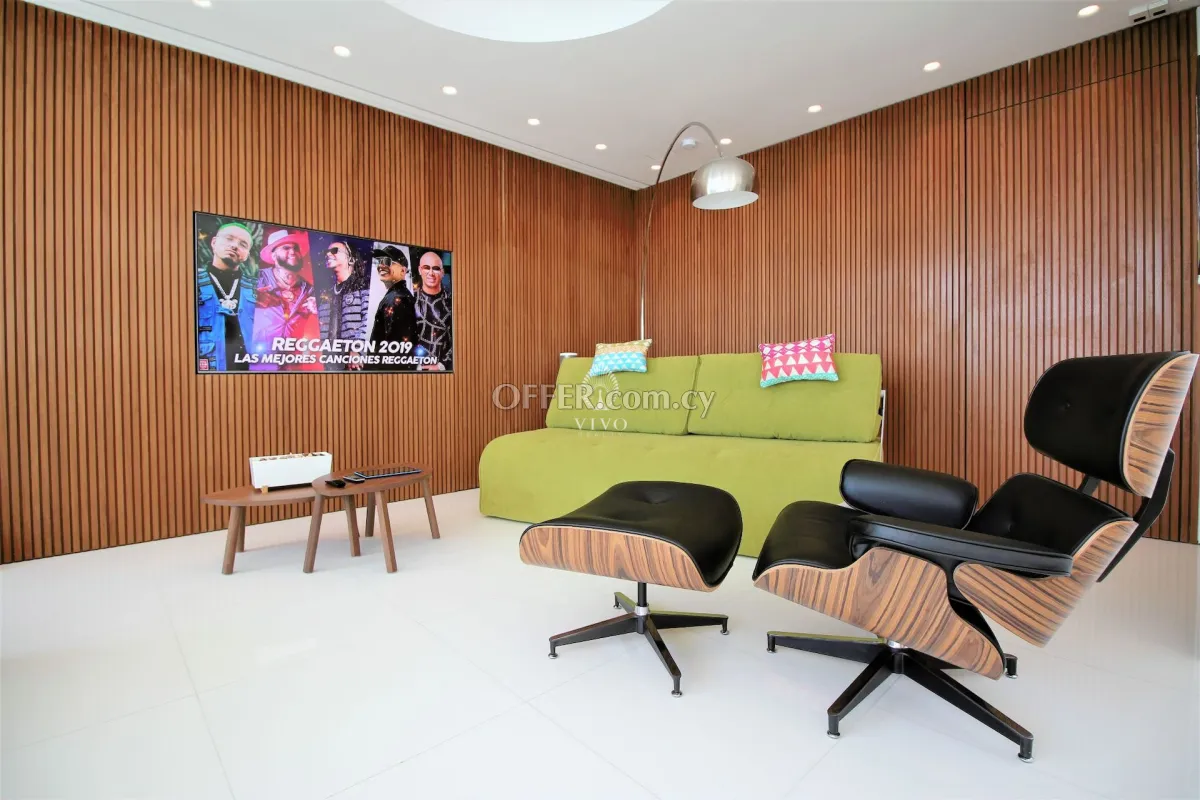 FIRST LINE TOP FLOOR TWO BEDROOM APARTMENT WITH PANORAMIC SEA VIEW FOR SALE - 10