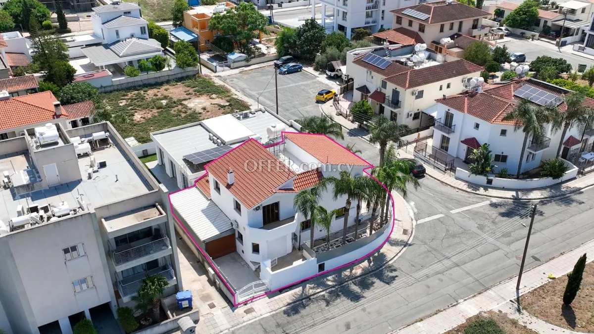 Detached Two Storey House in Aradippou Larnaca - 9