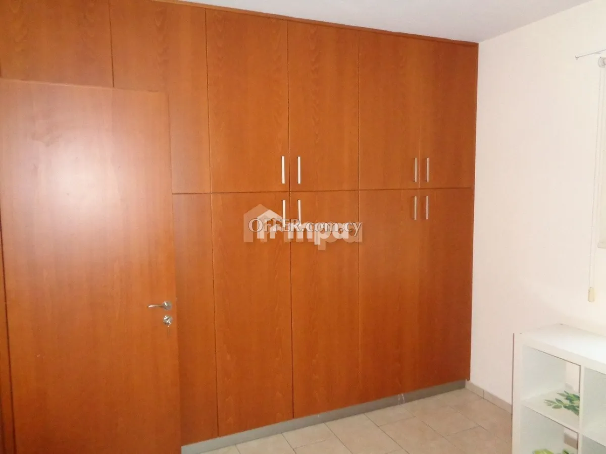 Top Floor Apartment in Egkomi for Rent - 8